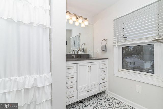 95 INDIAN MILLS RD, Shamong, NJ 08088