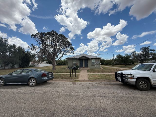 211 W Avenue D, Sweetwater, TX 79556