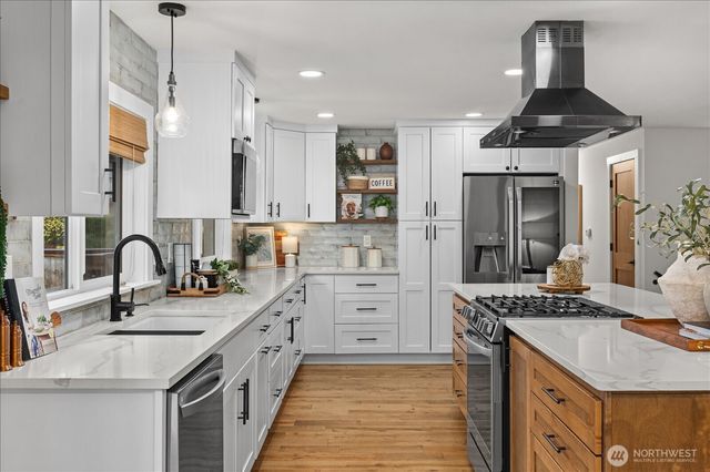 23409 94 Place W, Edmonds, WA 98020