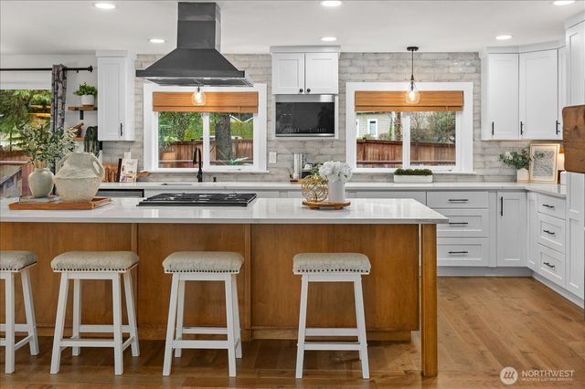 23409 94 Place W, Edmonds, WA 98020