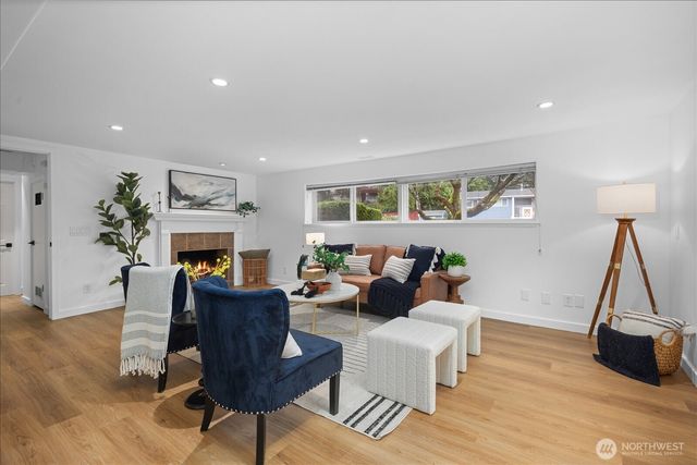 23409 94 Place W, Edmonds, WA 98020