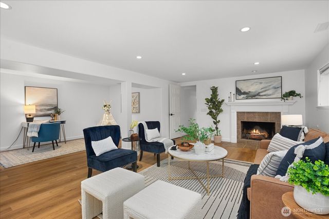 23409 94 Place W, Edmonds, WA 98020