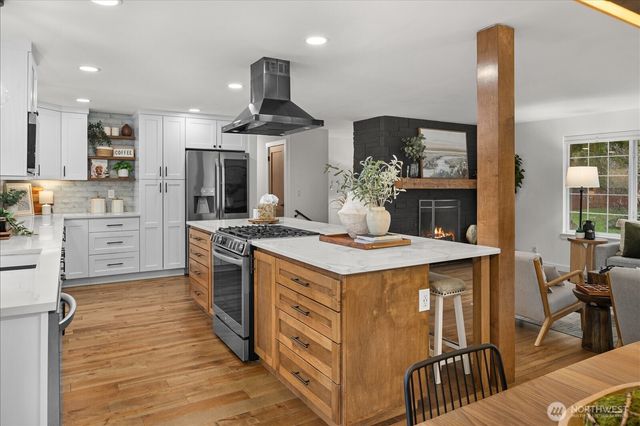 23409 94 Place W, Edmonds, WA 98020