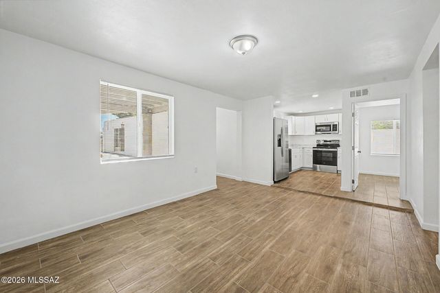 214 W Illinois Street, Tucson, AZ 85714