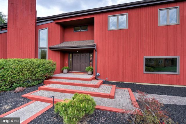 15 HAWK DR, Princeton Junction, NJ 08550