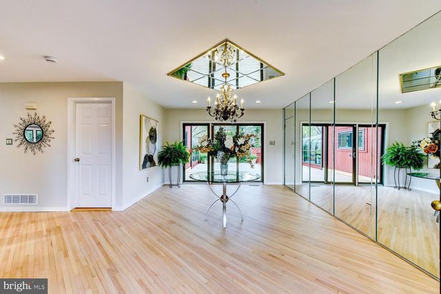 15 HAWK DR, Princeton Junction, NJ 08550