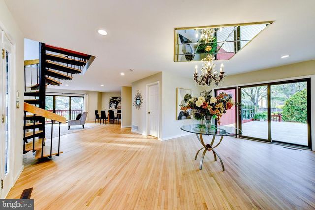 15 HAWK DR, Princeton Junction, NJ 08550