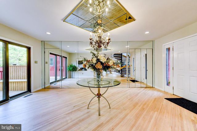 15 HAWK DR, Princeton Junction, NJ 08550