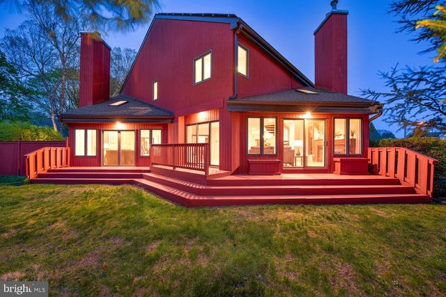 15 HAWK DR, Princeton Junction, NJ 08550