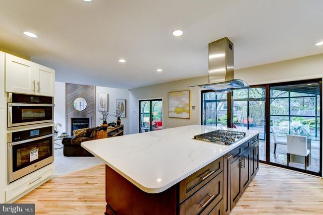 15 HAWK DR, Princeton Junction, NJ 08550