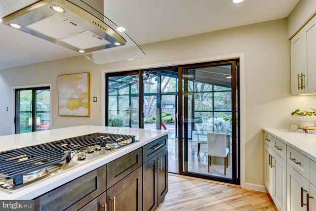 15 HAWK DR, Princeton Junction, NJ 08550