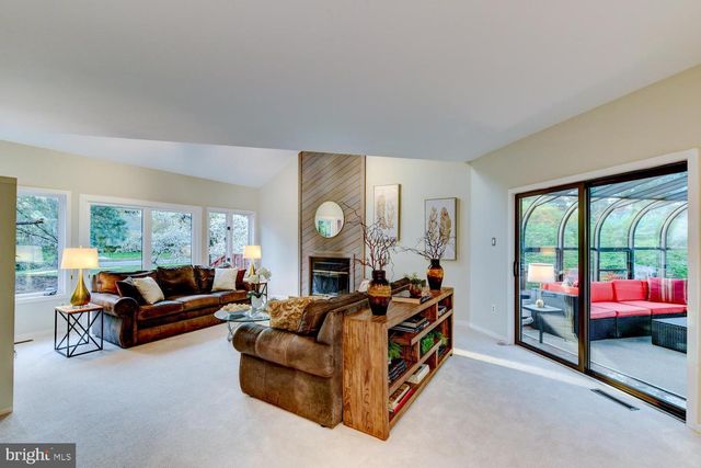 15 HAWK DR, Princeton Junction, NJ 08550