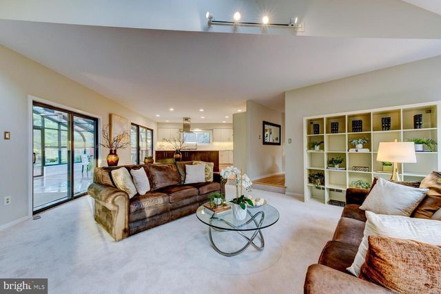 15 HAWK DR, Princeton Junction, NJ 08550