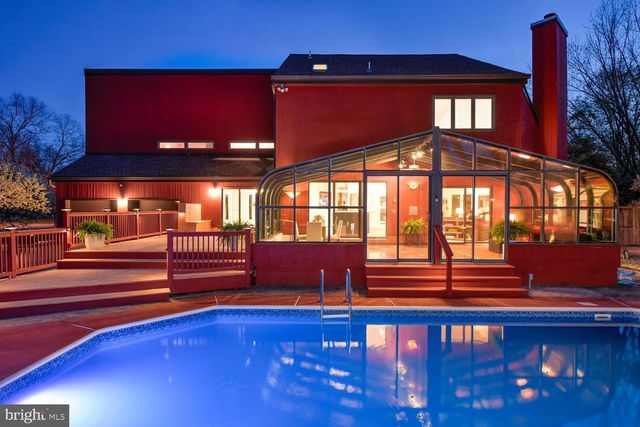 15 HAWK DR, Princeton Junction, NJ 08550