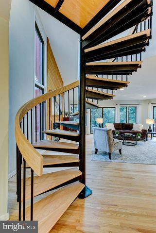 15 HAWK DR, Princeton Junction, NJ 08550