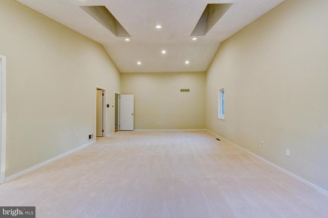 15 HAWK DR, Princeton Junction, NJ 08550