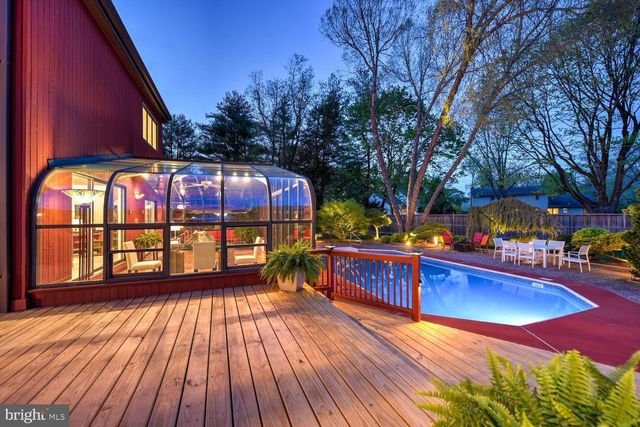 15 HAWK DR, Princeton Junction, NJ 08550