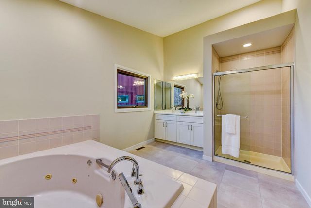 15 HAWK DR, Princeton Junction, NJ 08550