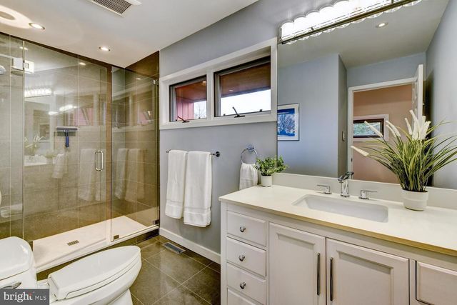 15 HAWK DR, Princeton Junction, NJ 08550