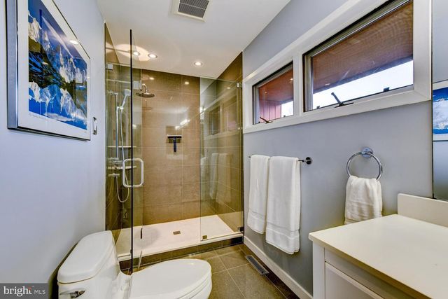 15 HAWK DR, Princeton Junction, NJ 08550