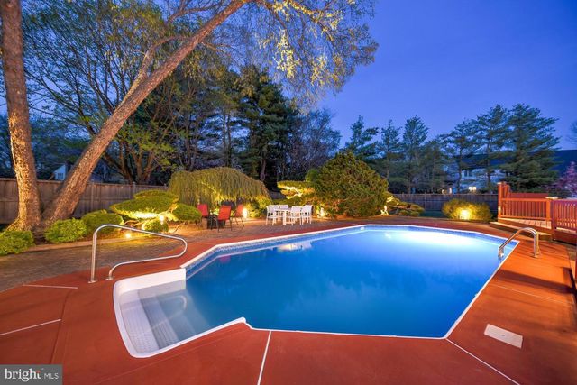 15 HAWK DR, Princeton Junction, NJ 08550