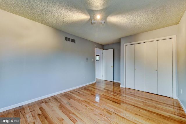 15 HAWK DR, Princeton Junction, NJ 08550