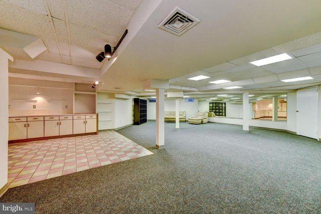 15 HAWK DR, Princeton Junction, NJ 08550