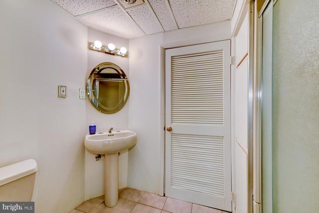 15 HAWK DR, Princeton Junction, NJ 08550