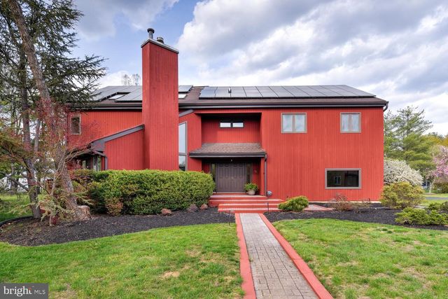 15 HAWK DR, Princeton Junction, NJ 08550