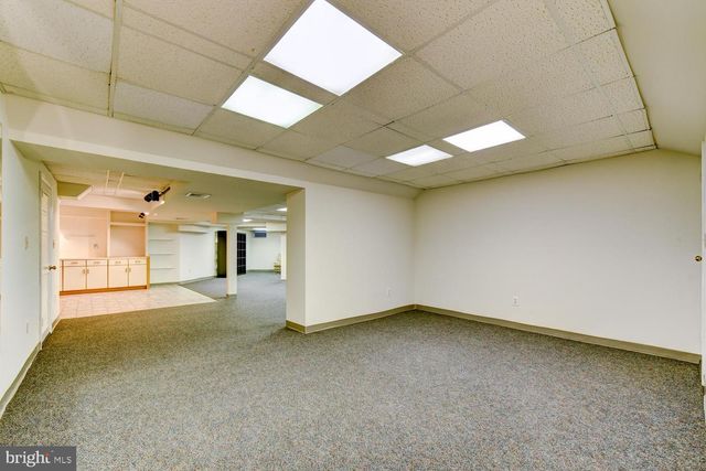 15 HAWK DR, Princeton Junction, NJ 08550