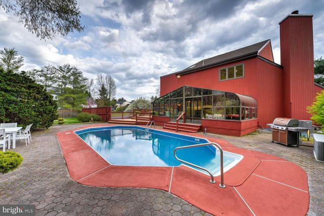 15 HAWK DR, Princeton Junction, NJ 08550