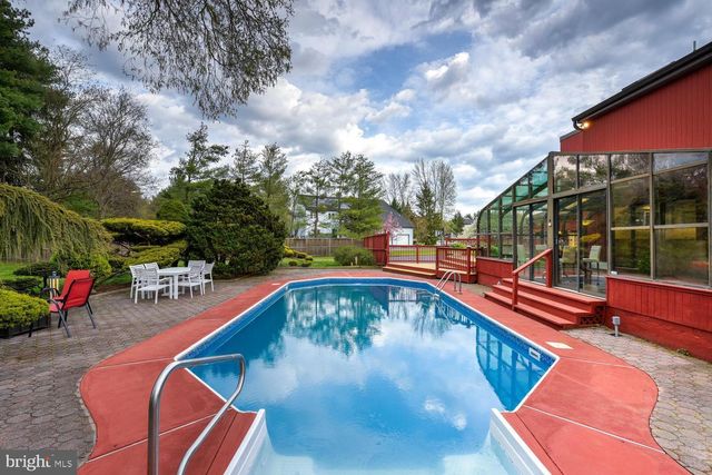 15 HAWK DR, Princeton Junction, NJ 08550