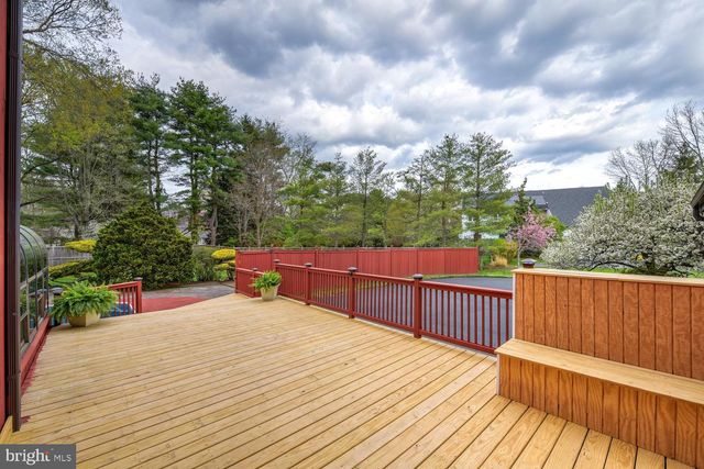 15 HAWK DR, Princeton Junction, NJ 08550