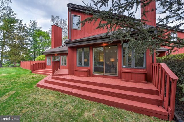 15 HAWK DR, Princeton Junction, NJ 08550