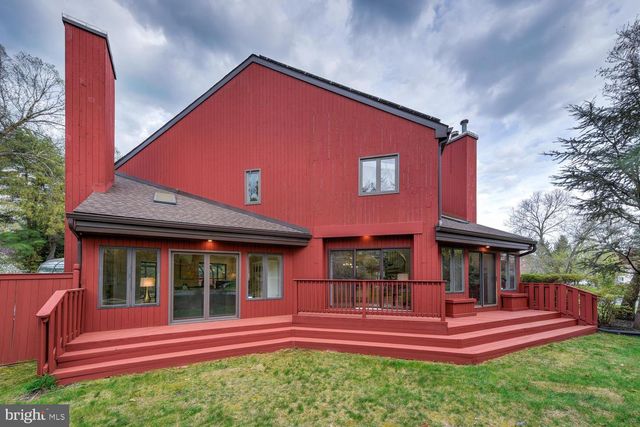 15 HAWK DR, Princeton Junction, NJ 08550