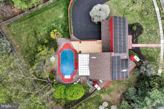 15 HAWK DR, Princeton Junction, NJ 08550