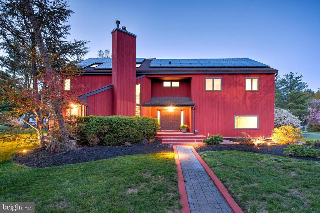 15 HAWK DR, Princeton Junction, NJ 08550