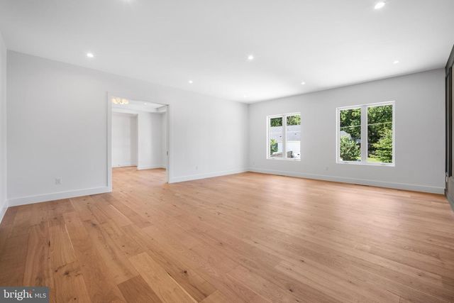 1935 FOXHALL RD, Mclean, VA 22101