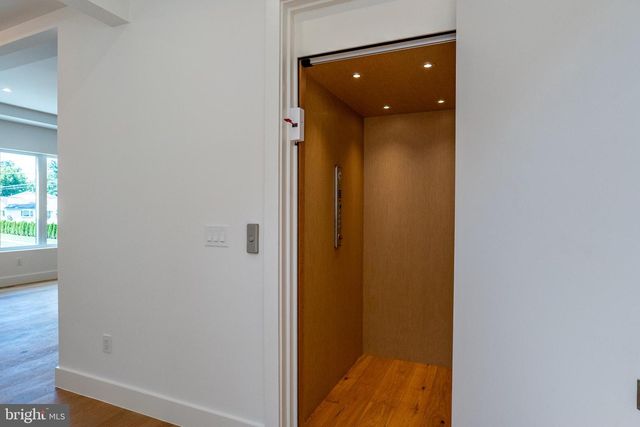 1935 FOXHALL RD, Mclean, VA 22101