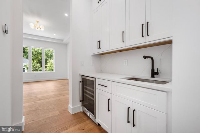 1935 FOXHALL RD, Mclean, VA 22101