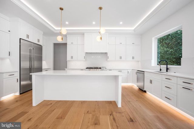 1935 FOXHALL RD, Mclean, VA 22101