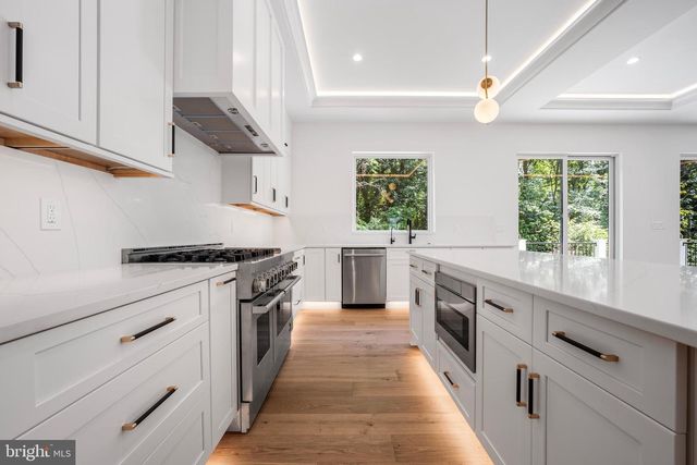 1935 FOXHALL RD, Mclean, VA 22101