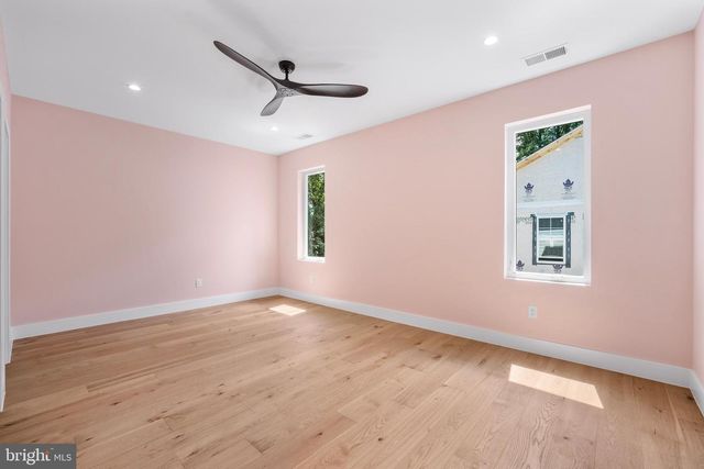 1935 FOXHALL RD, Mclean, VA 22101