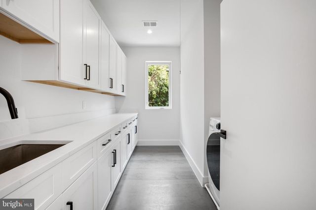 1935 FOXHALL RD, Mclean, VA 22101