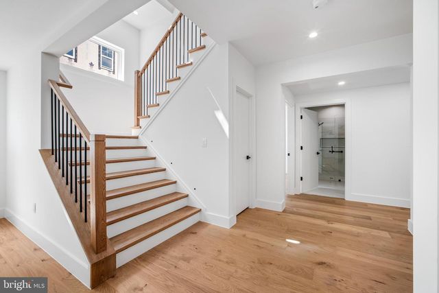 1935 FOXHALL RD, Mclean, VA 22101