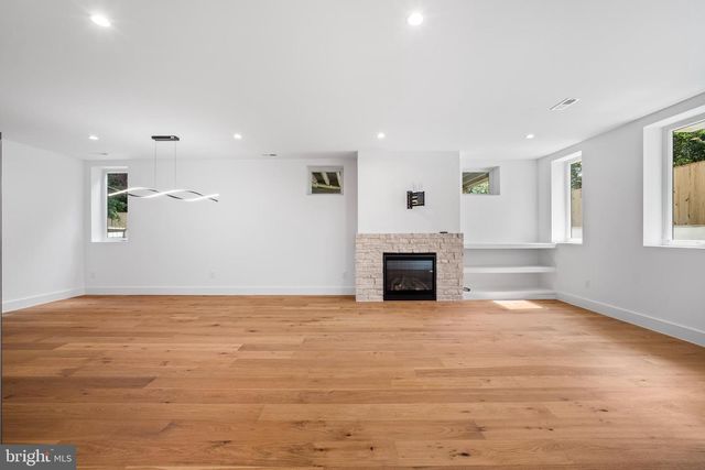 1935 FOXHALL RD, Mclean, VA 22101