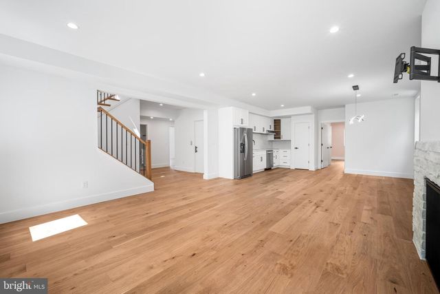 1935 FOXHALL RD, Mclean, VA 22101