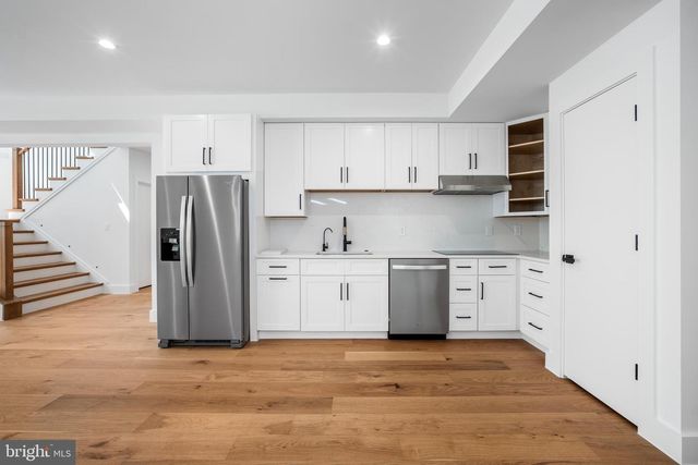 1935 FOXHALL RD, Mclean, VA 22101