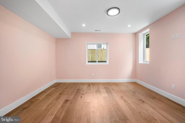 1935 FOXHALL RD, Mclean, VA 22101