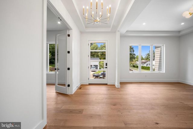 1935 FOXHALL RD, Mclean, VA 22101